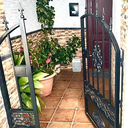 Casa En Apartment Busquistar